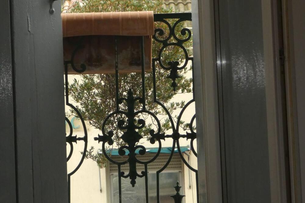 Etanit ! Beziers Plein Centre - 1Mn Du Bus, De La Gare Du Train Et Liaison Aeroport -Chambres Climatisees -Spacieuses Amenagees Pour Singles, Couple, Et Ou Familles -Parking A Velos -Consigne Exteriér fotografie